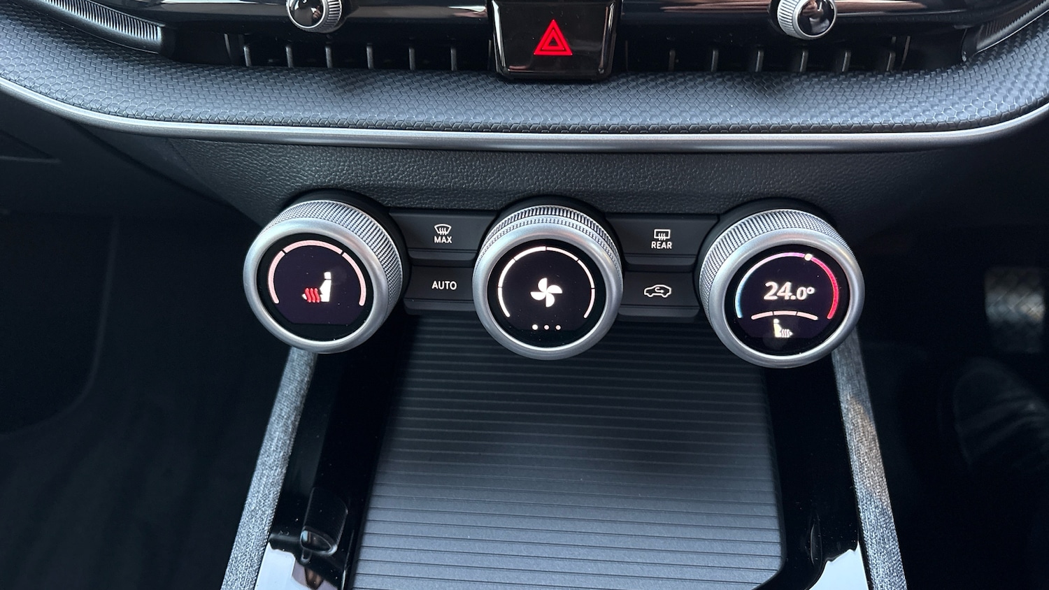 Used Skoda Superb 2024 for sale - 76707120: Photo 35