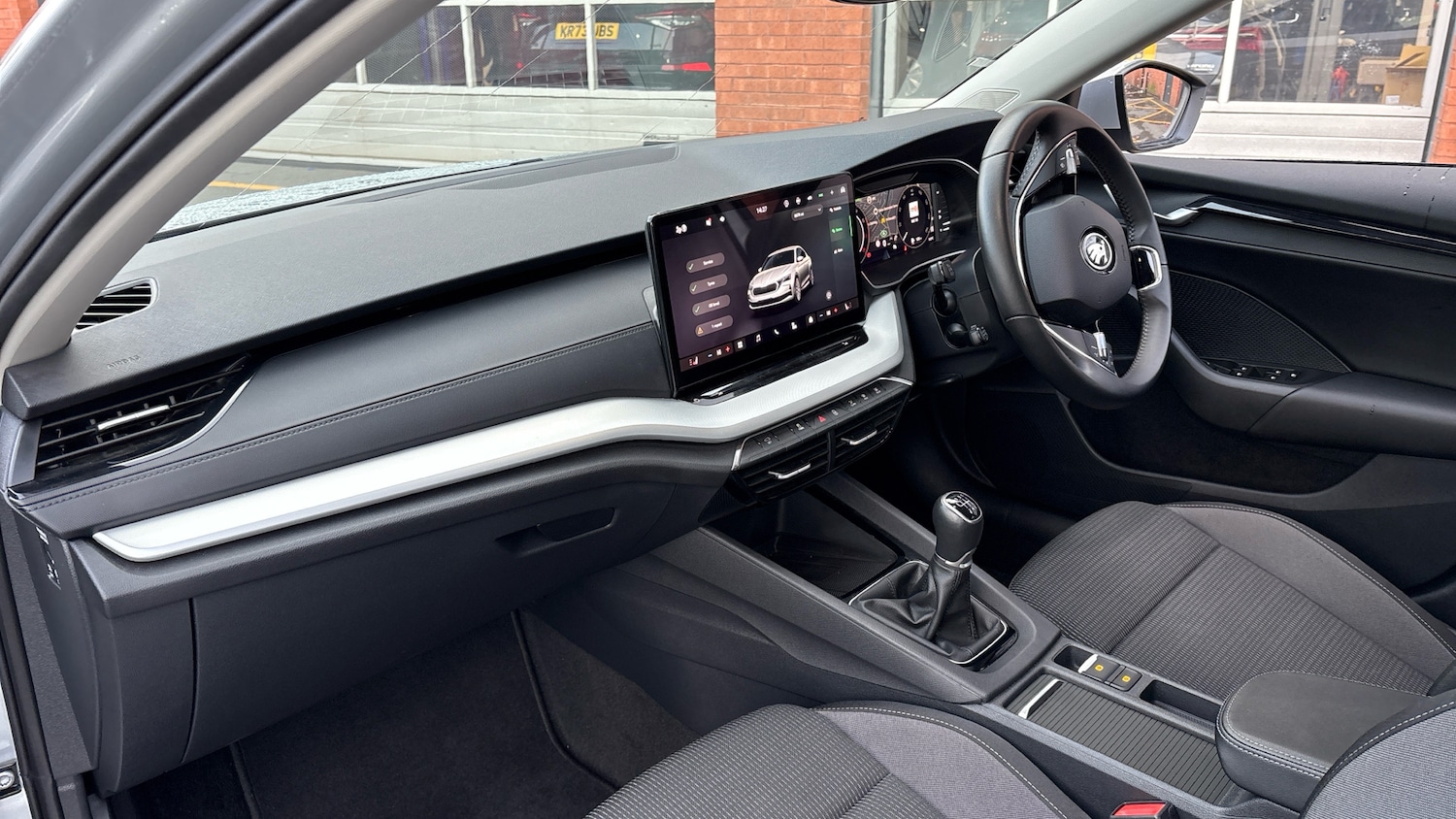 Used Skoda Octavia 2024 for sale - 76766844: Photo 2