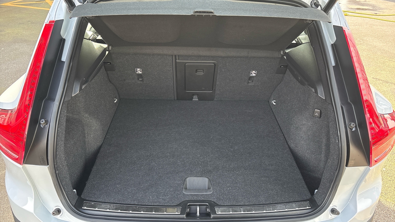 Used Volvo XC40 2022 for sale - 77735469: Photo 4