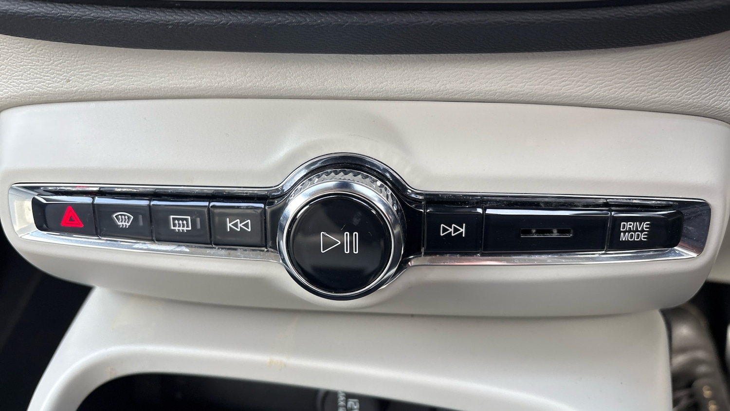 Used Volvo XC40 2022 for sale - 77735469: Photo 69