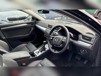 Used Skoda Superb 2023 for sale - 76960635: Photo