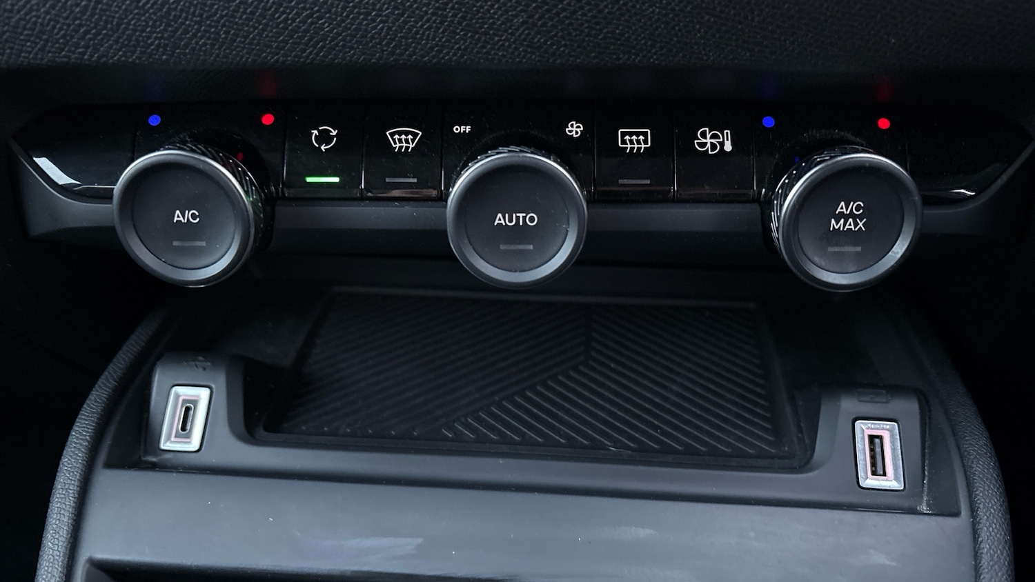 Used Citroen C4 2023 for sale - 76762304: Photo 21