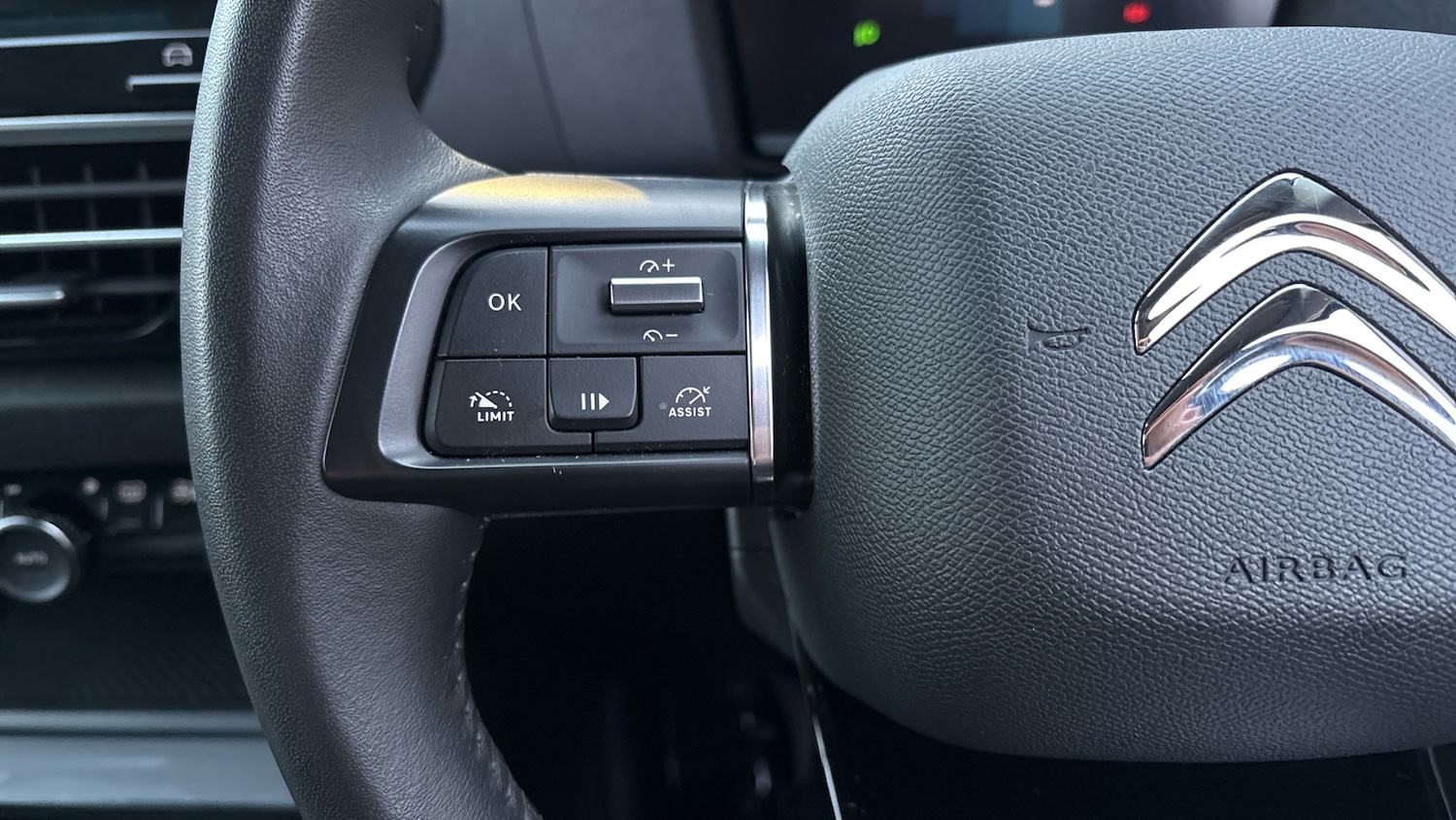 Used Citroen C4 2023 for sale - 76762304: Photo 31