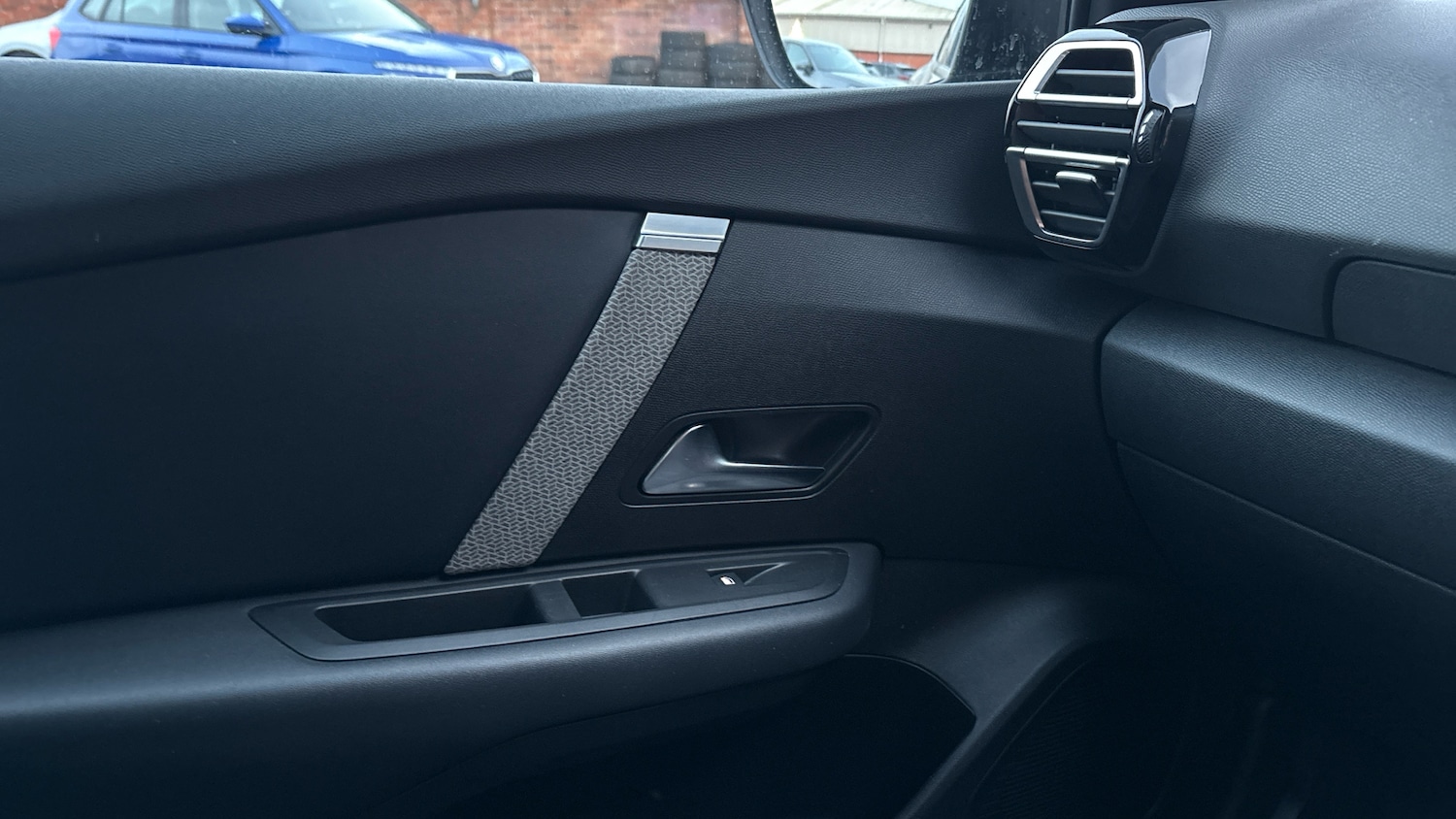 Used Citroen C4 2023 for sale - 76762304: Photo 40