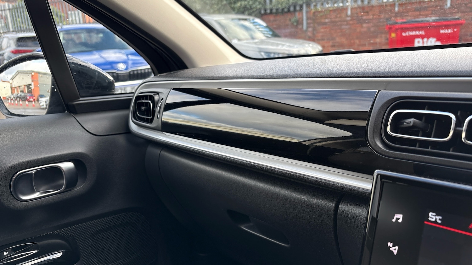 Used Citroen C3 2024 for sale - 76611173: Photo 23