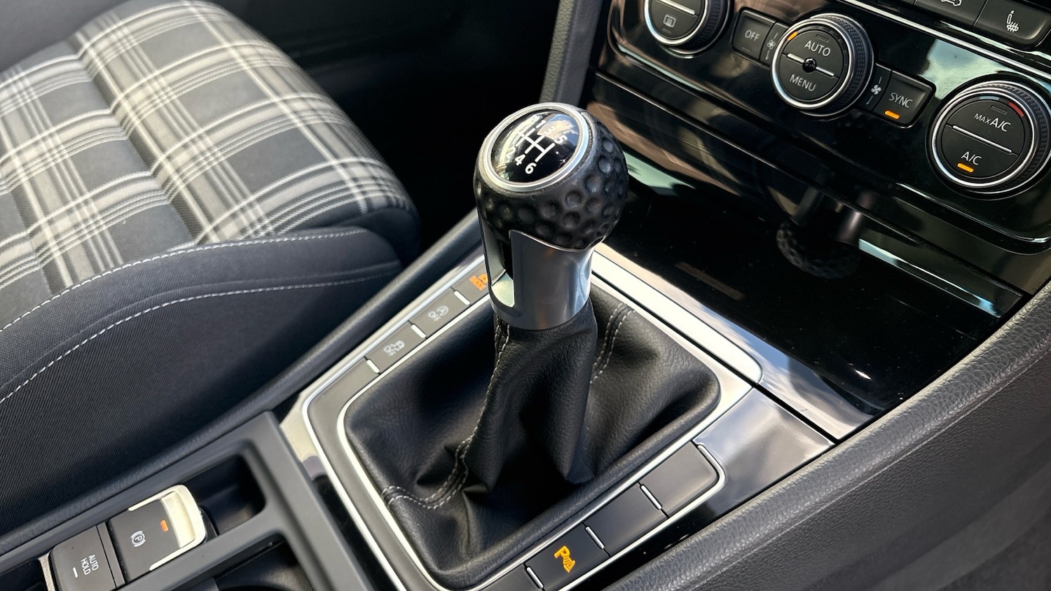 Used Volkswagen Golf 2018 for sale - 76467872: Photo 14