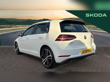 Used Volkswagen Golf 2018 for sale - 76467872: Photo