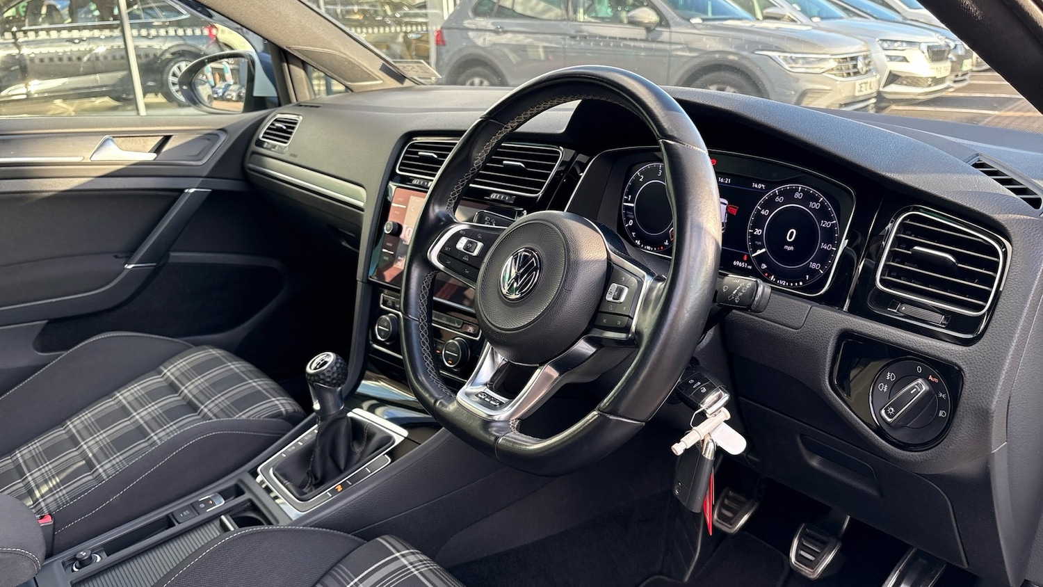Used Volkswagen Golf 2018 for sale - 76467872: Photo 6
