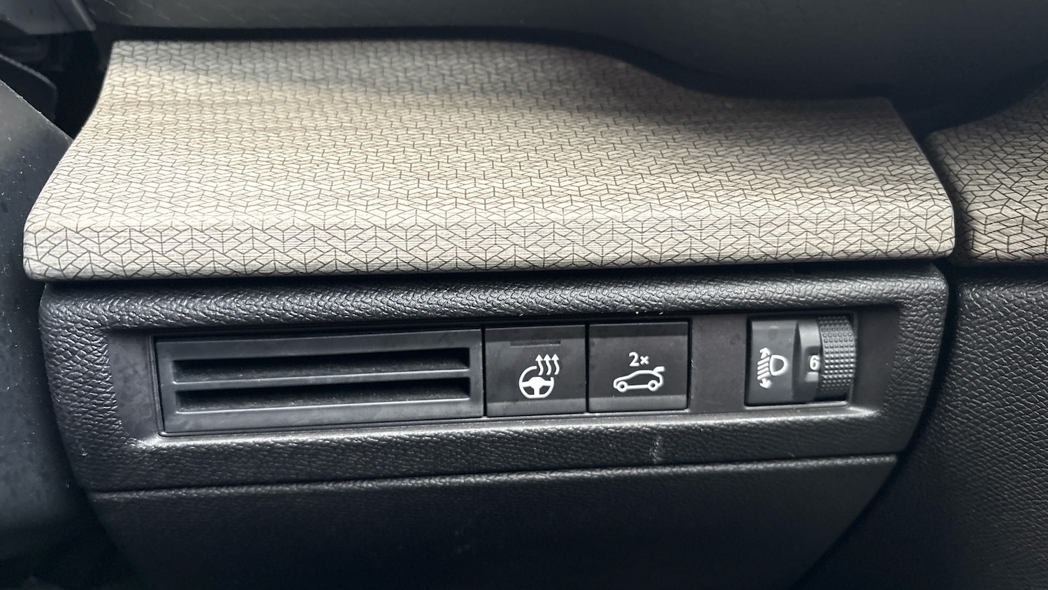 Used Citroen C5 X 2023 for sale - 77272183: Photo 40