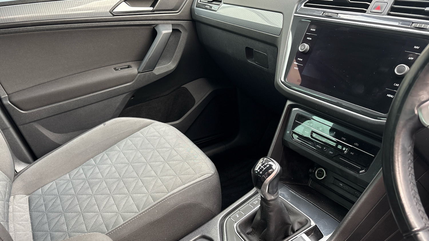 Used Volkswagen Tiguan 2020 for sale - 76948859: Photo 14