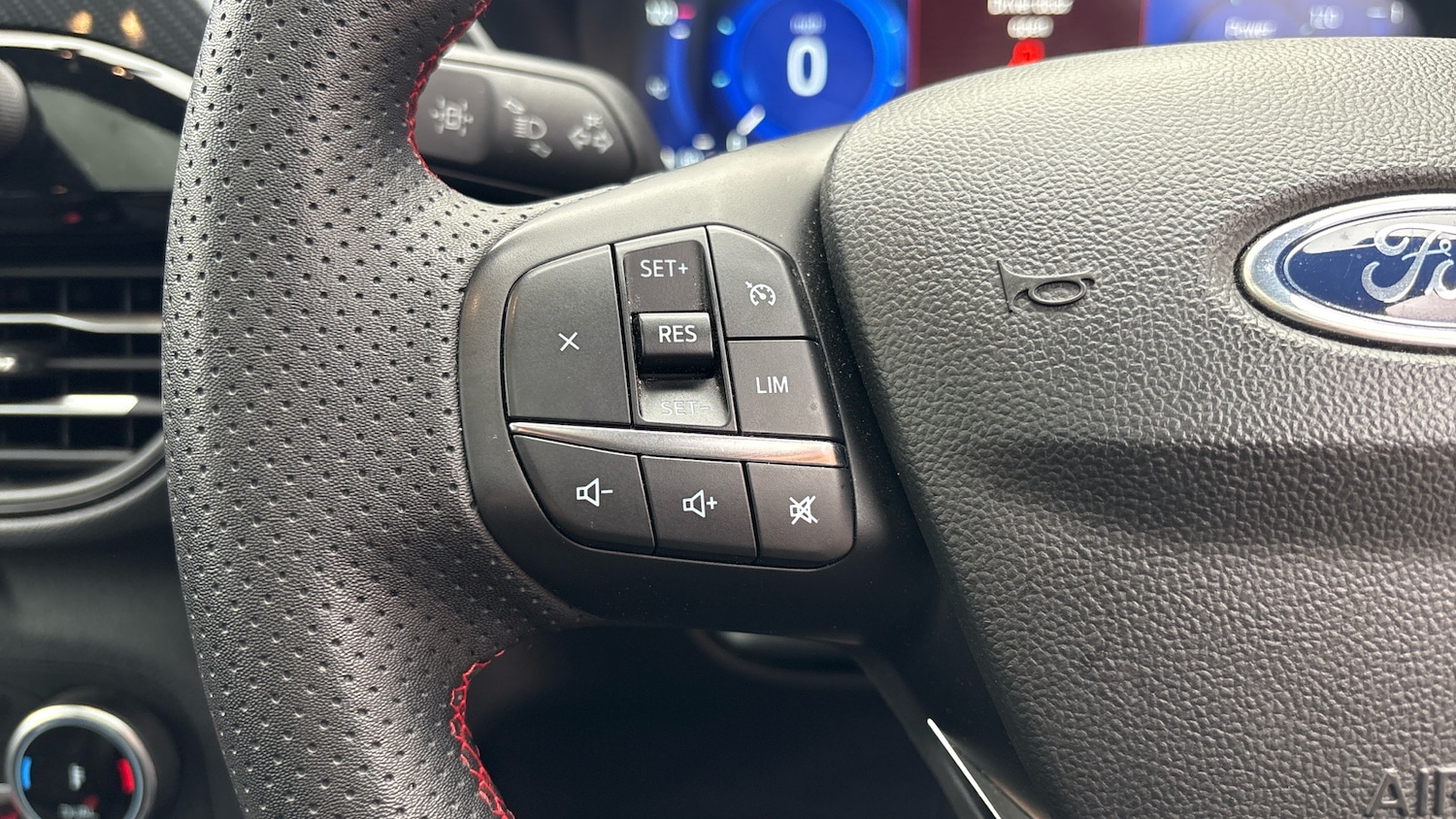 Used Ford Kuga 2023 for sale - 76627889: Photo 17