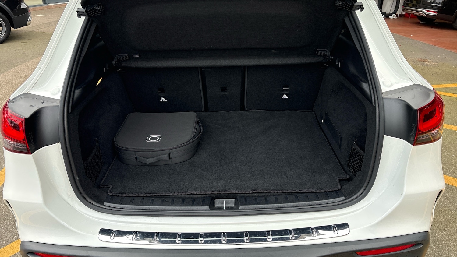 Used Mercedes-Benz EQA 2023 for sale - 77830460: Photo 4