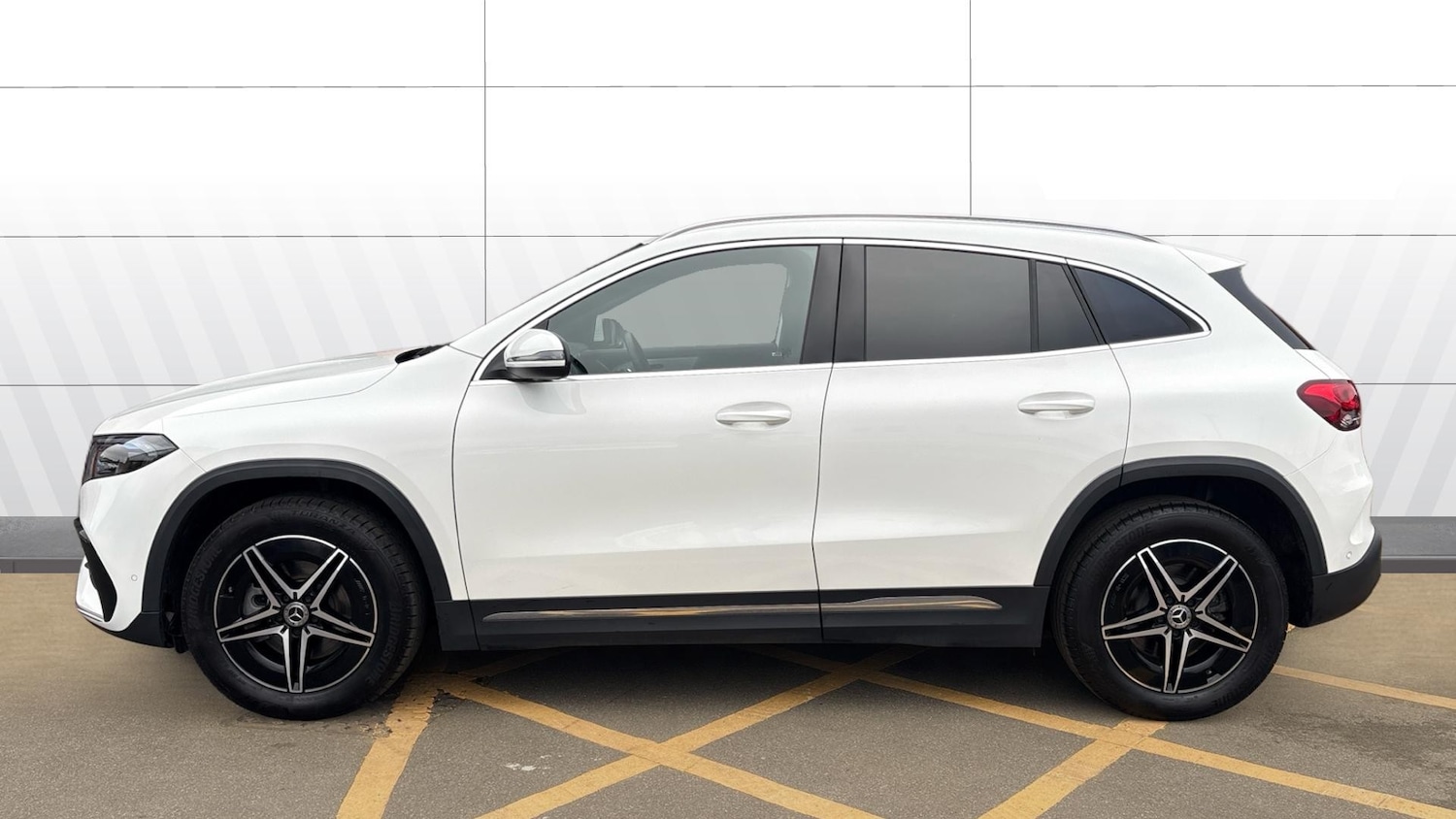 Used Mercedes-Benz EQA 2023 for sale - 77830460: Photo 5