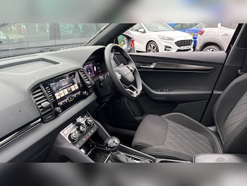 Used Skoda Karoq 2025 for sale - 76892842: Photo