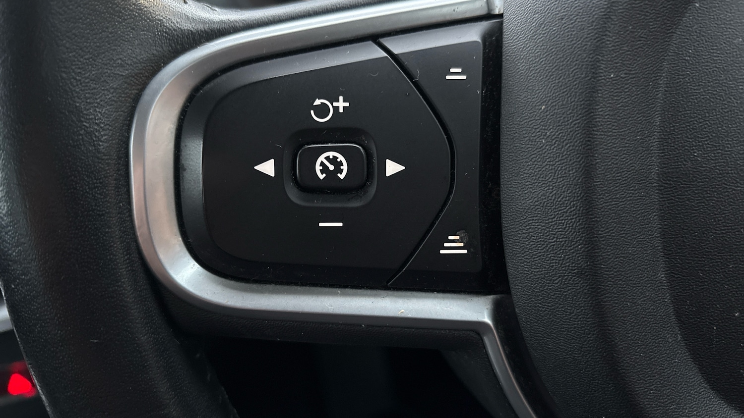 Used Volvo XC60 2018 for sale - 77148348: Photo 29