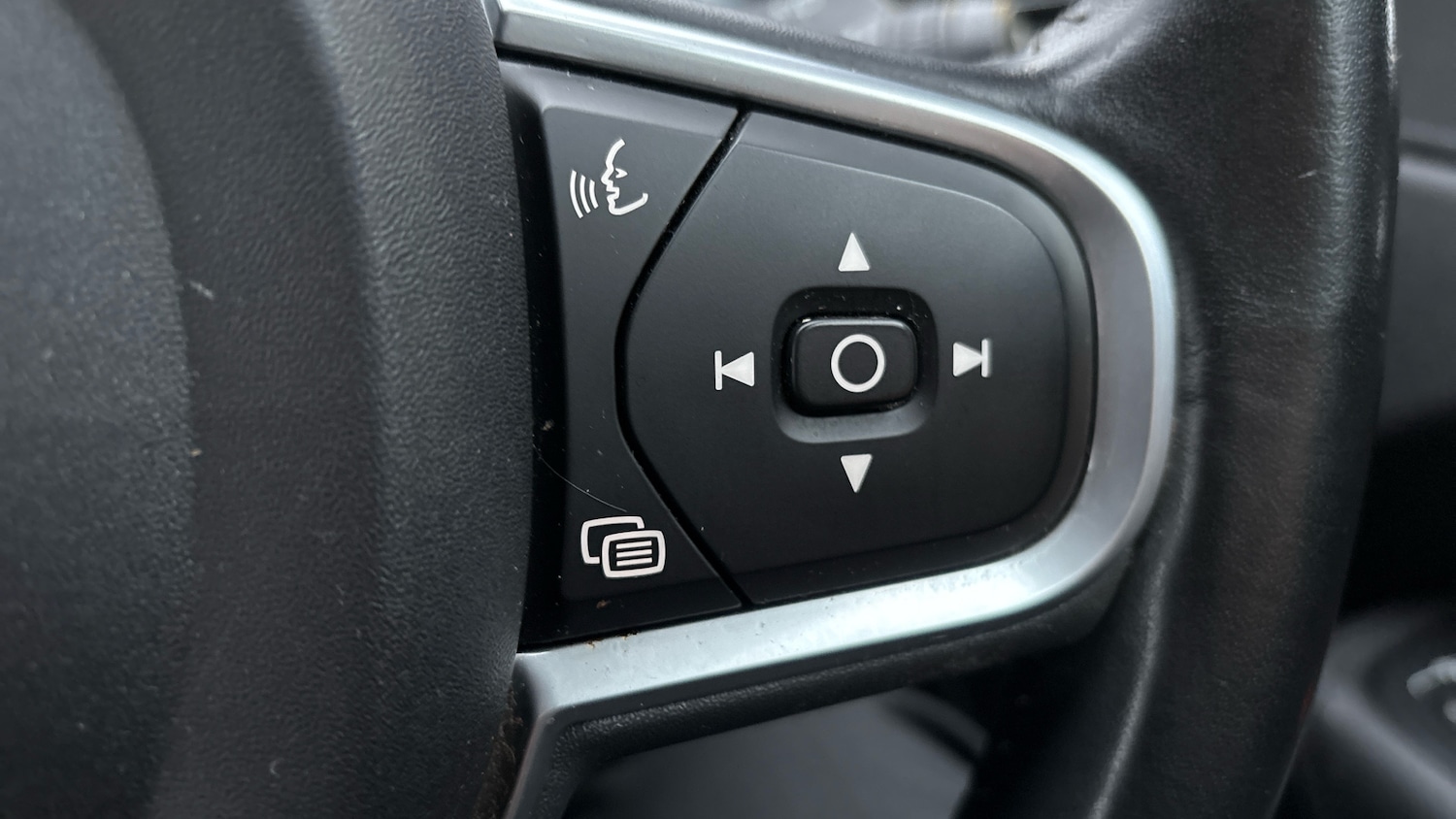 Used Volvo XC60 2018 for sale - 77148348: Photo 30