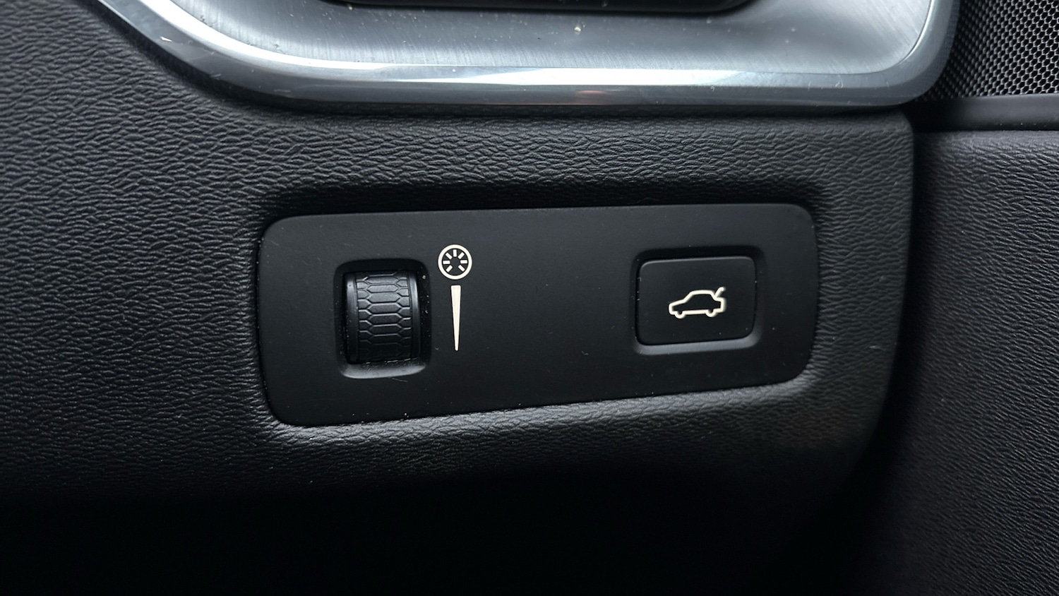 Used Volvo XC60 2018 for sale - 77148348: Photo 35