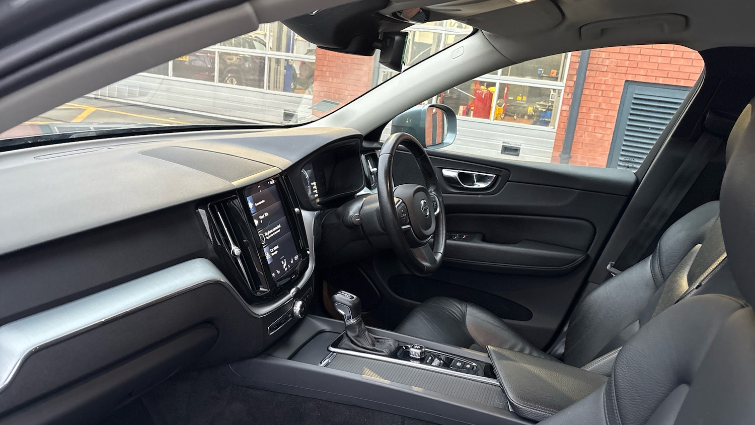 Used Volvo XC60 2018 for sale - 77148348: Photo 9