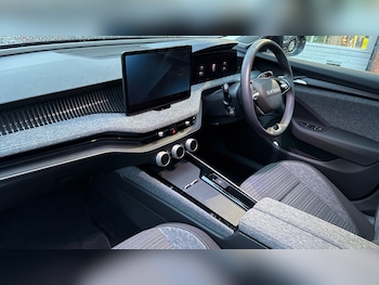 Used Skoda Superb 2025 for sale - 77171027: Photo