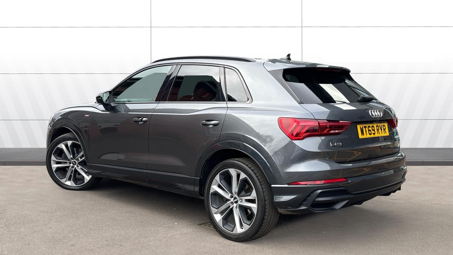 Used Audi Q3 2019 for sale - 78092600: Photo 2