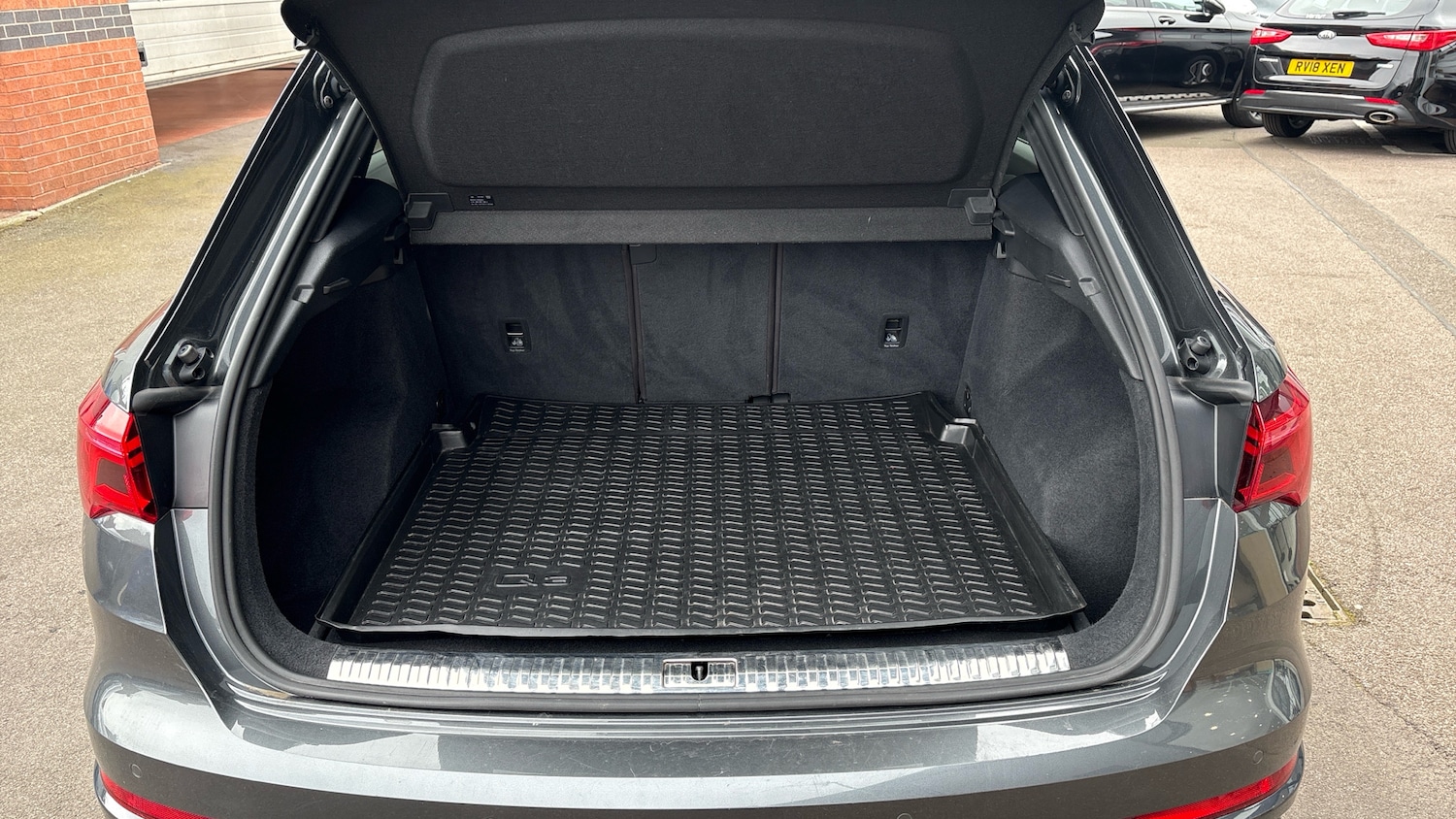 Used Audi Q3 2019 for sale - 78092600: Photo 4