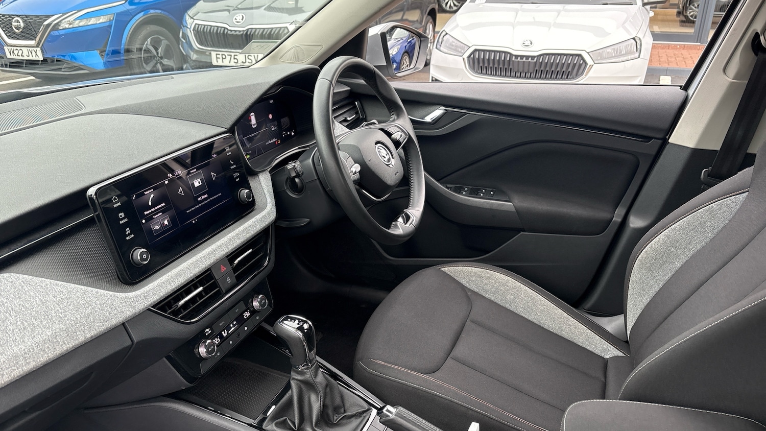 Used Skoda Kamiq 2024 for sale - 76532137: Photo 2