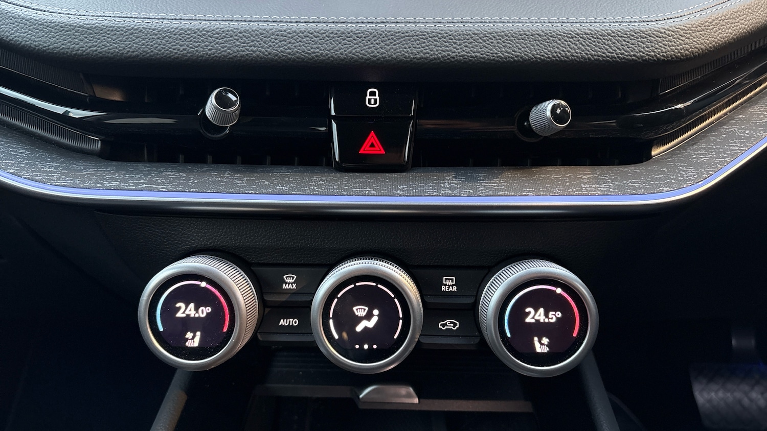 Used Skoda Superb 2025 for sale - 76437018: Photo 13