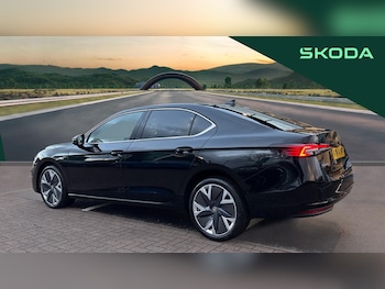 Used Skoda Superb 2025 for sale - 76437018: Photo