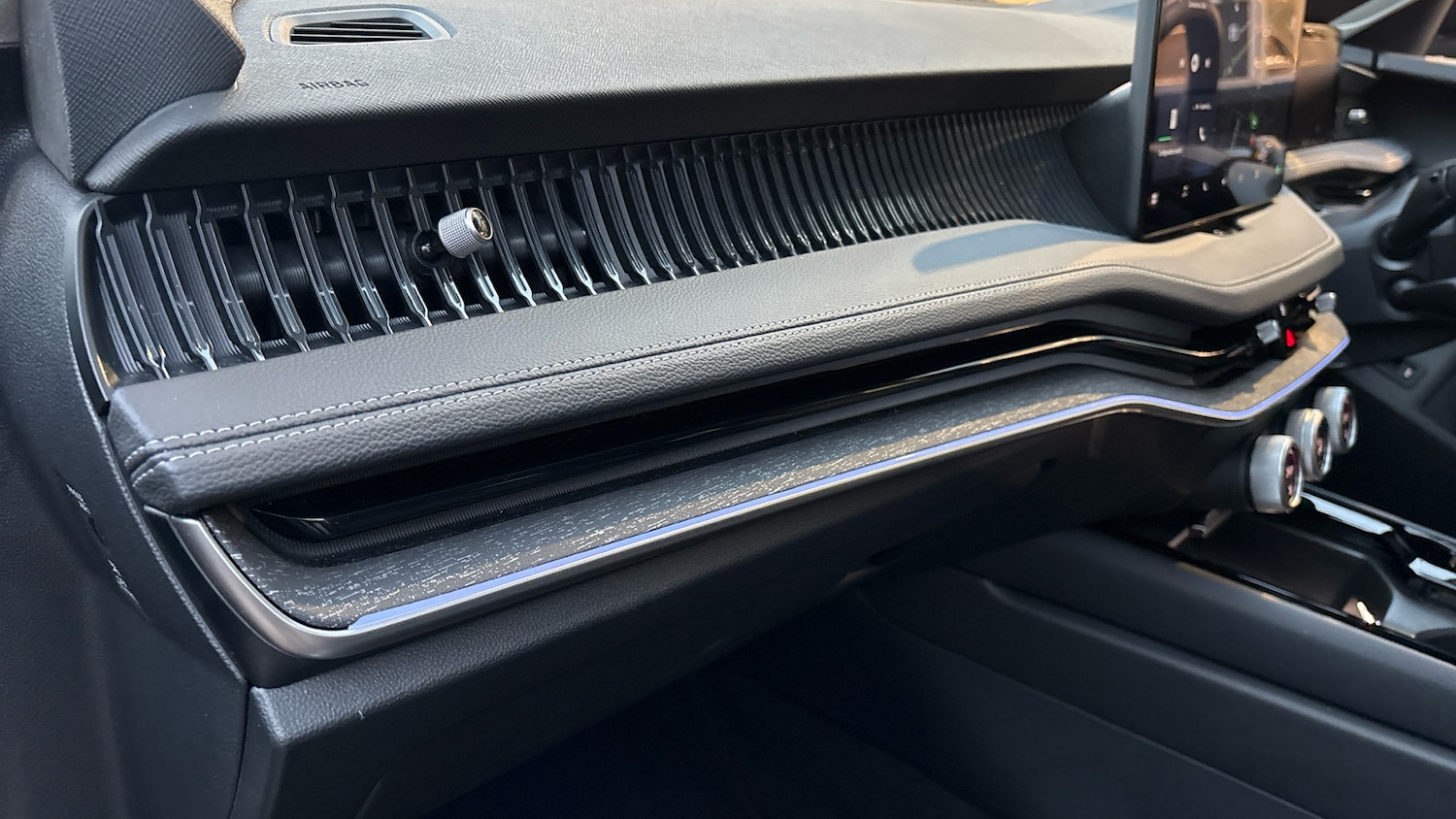 Used Skoda Superb 2025 for sale - 76437018: Photo 47