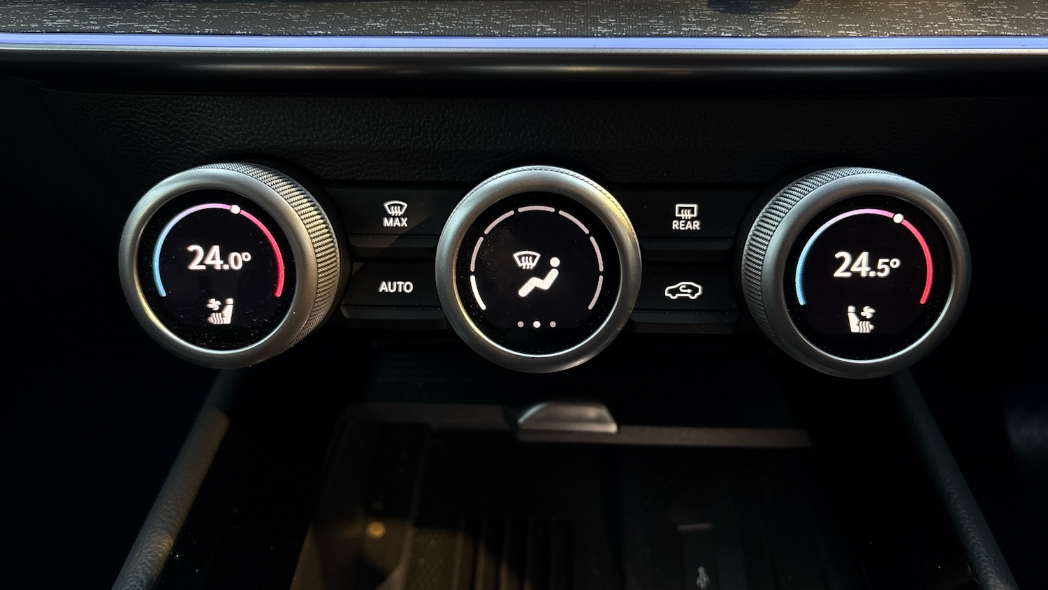 Used Skoda Superb 2025 for sale - 76437018: Photo 74