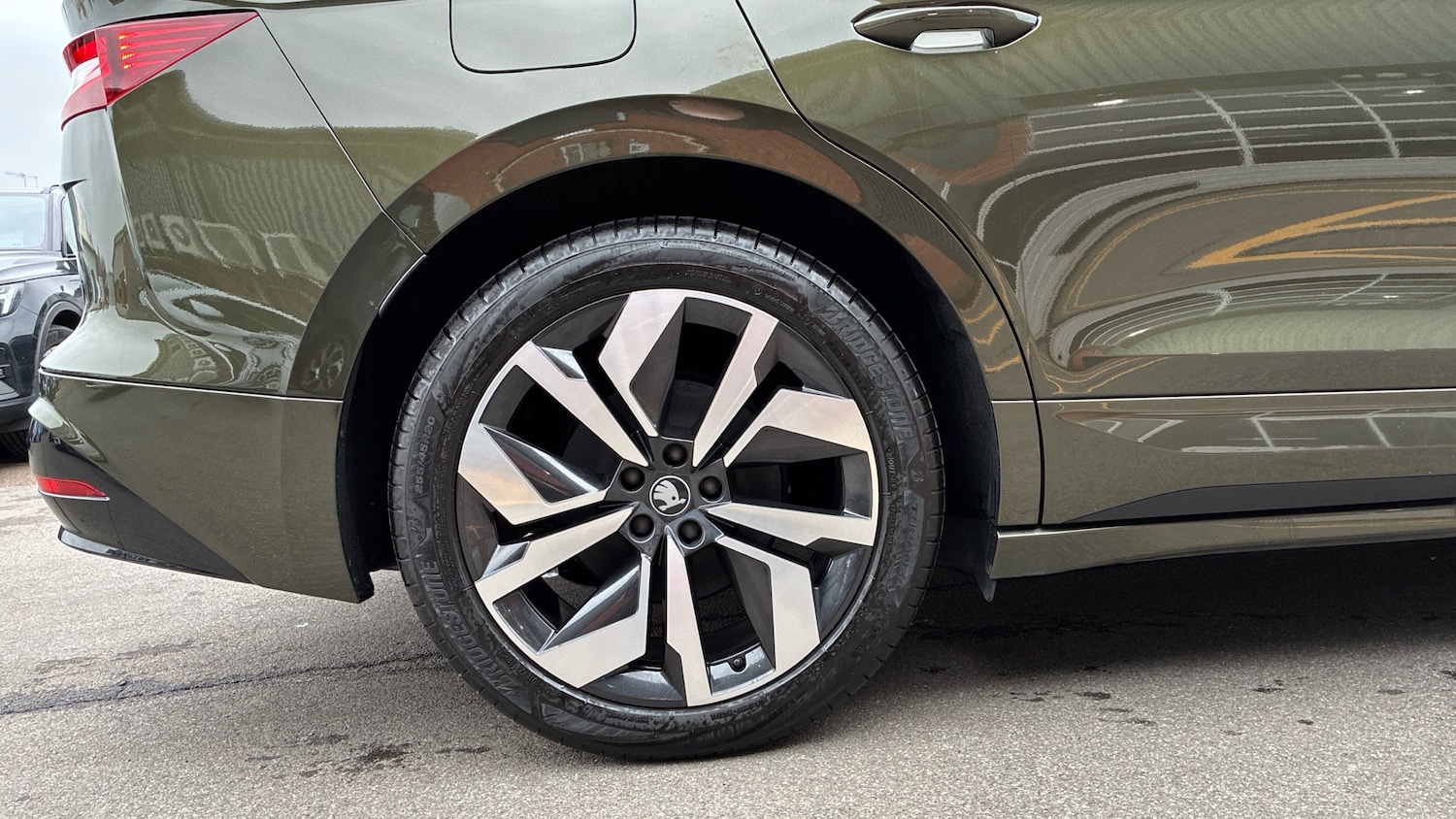 Used Skoda Enyaq 2025 for sale - 77167904: Photo 5