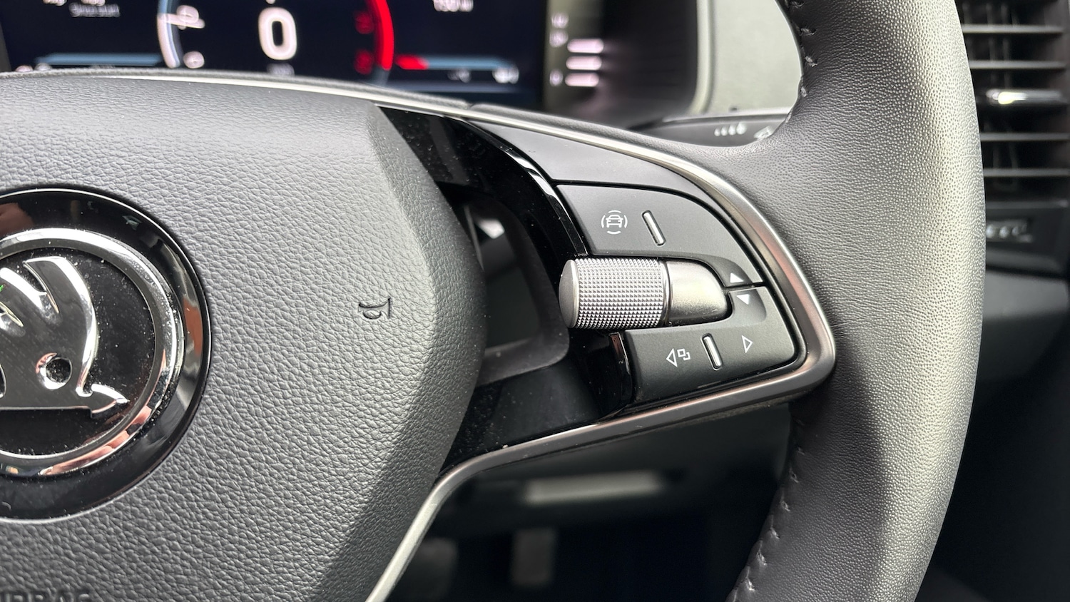 Used Skoda Karoq 2024 for sale - 76577051: Photo 18