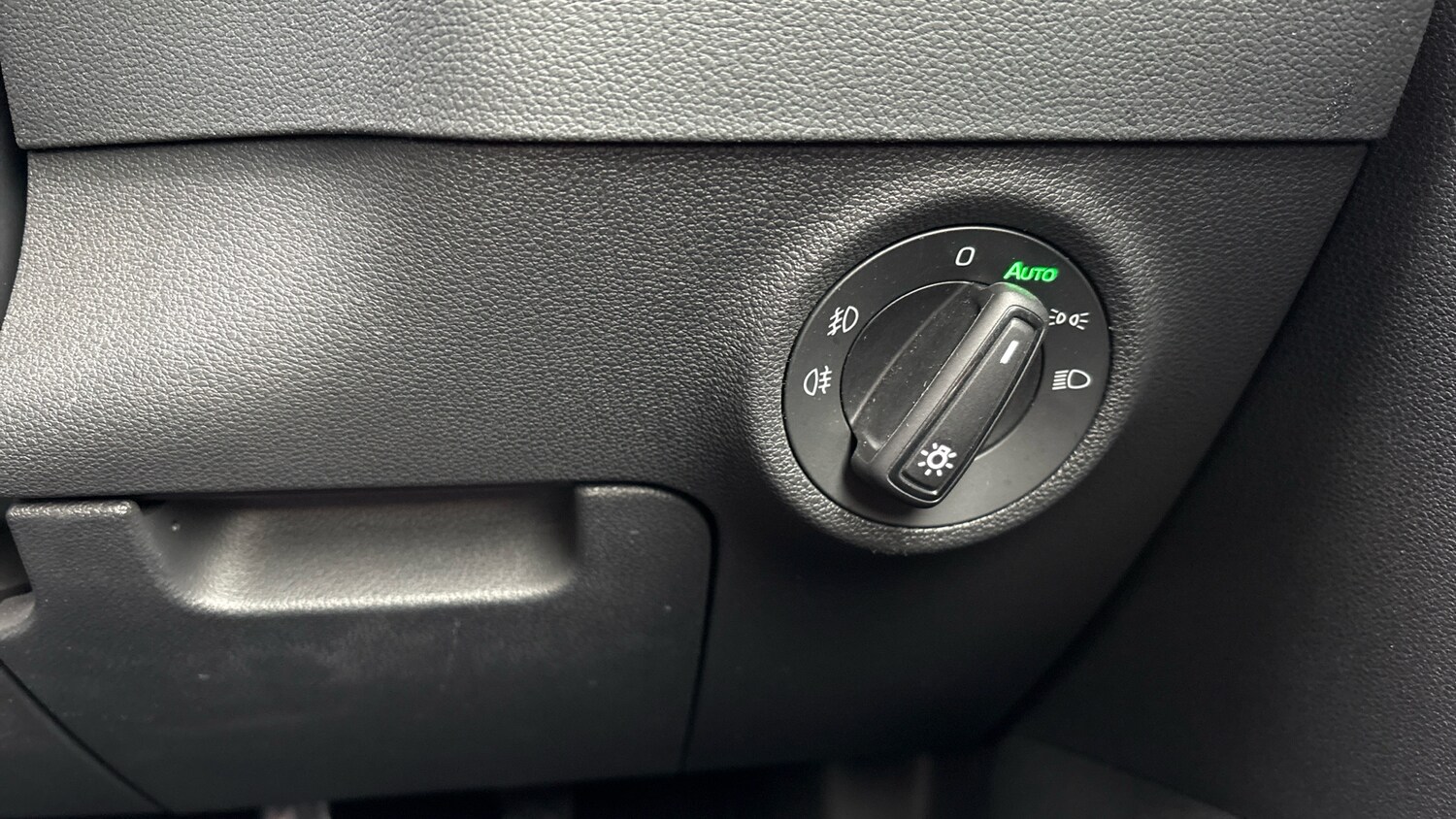 Used Skoda Karoq 2024 for sale - 76577051: Photo 42