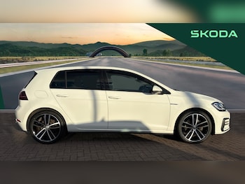 Used Volkswagen Golf 2018 for sale - 76422210: Photo