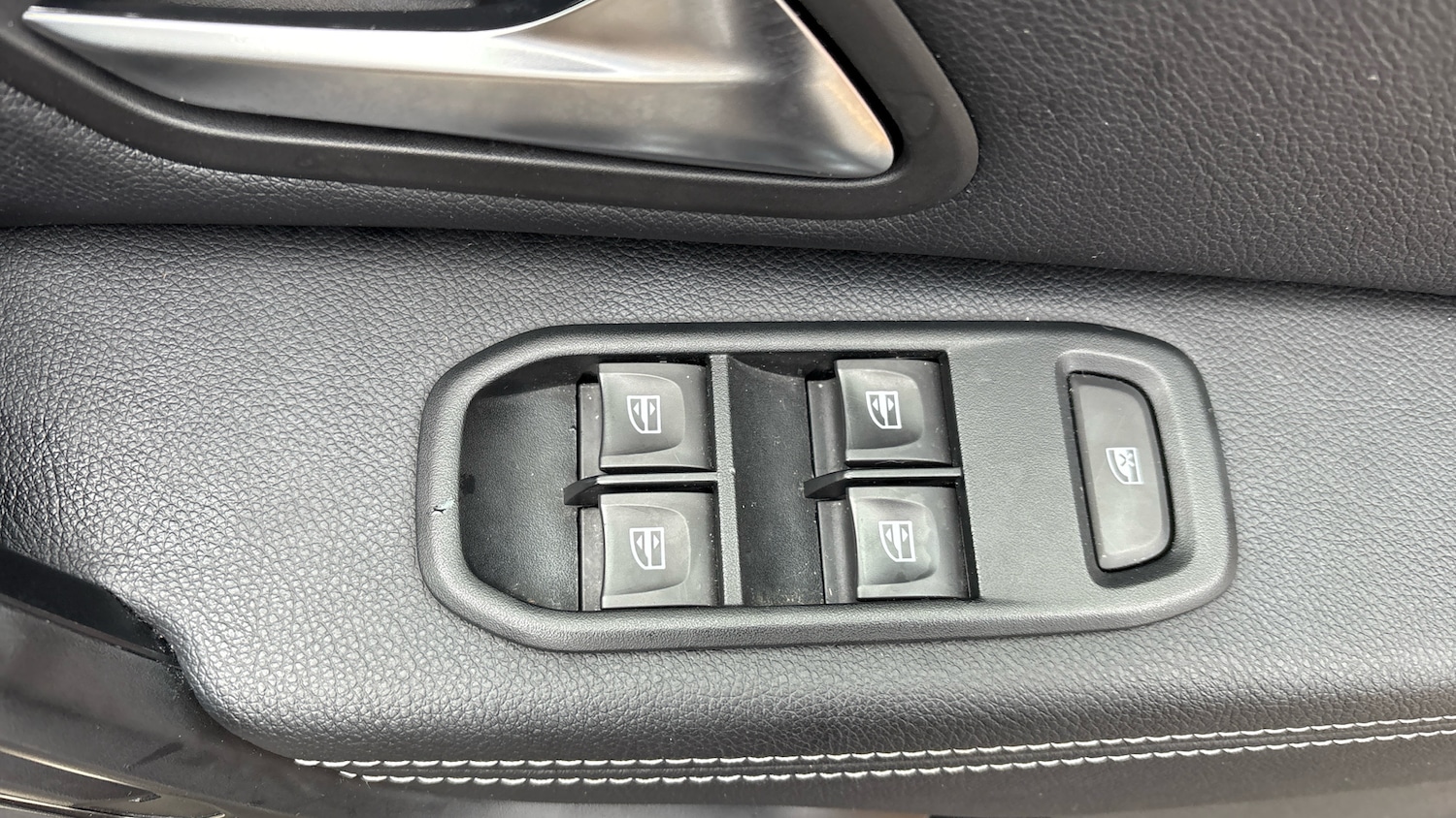 Used Dacia Duster 2018 for sale - 77245435: Photo 32