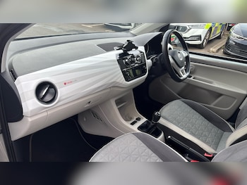 Used Volkswagen up! 2018 for sale - 78281200: Photo