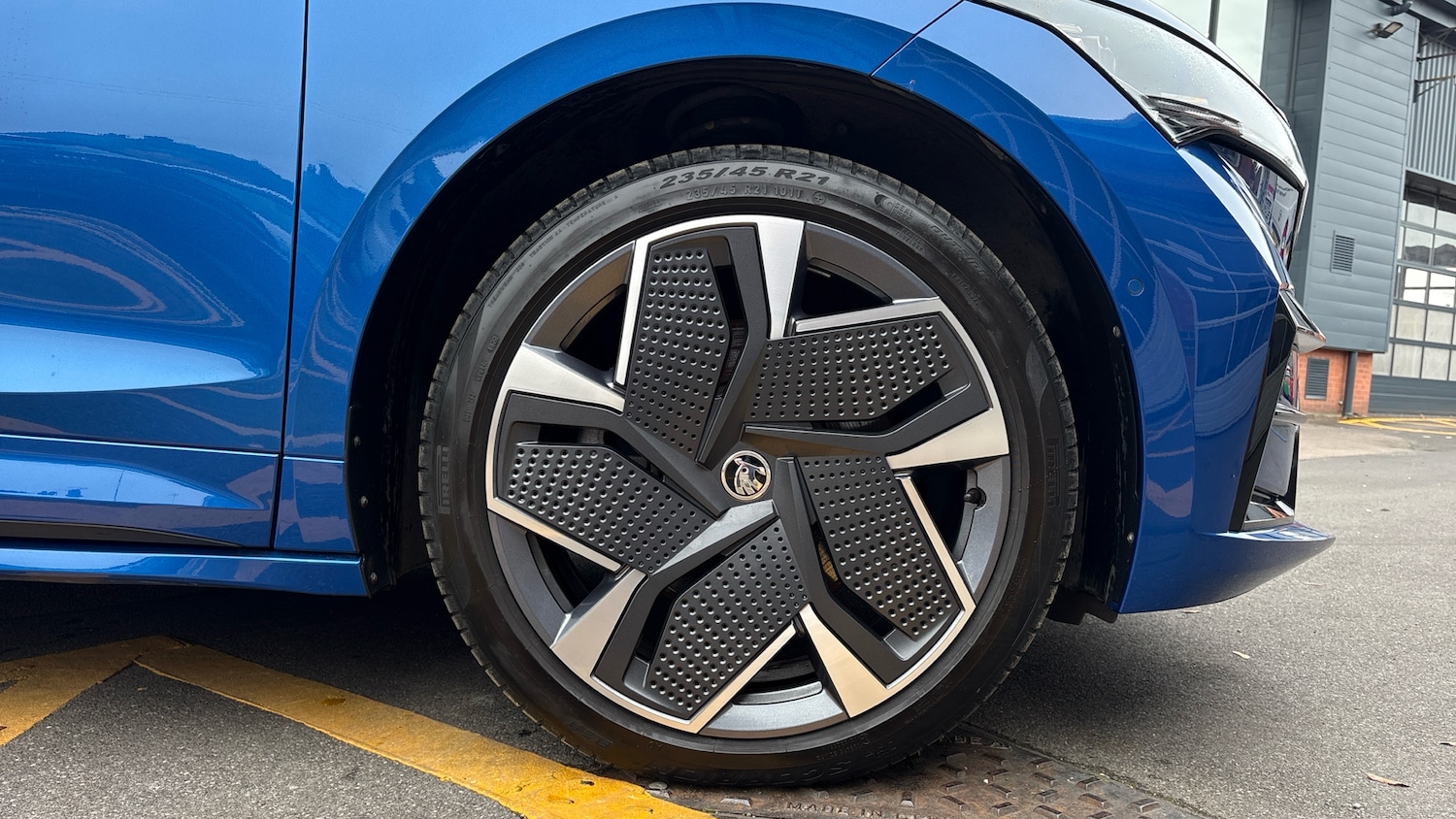 Used Skoda Enyaq 2023 for sale - 76436488: Photo 5