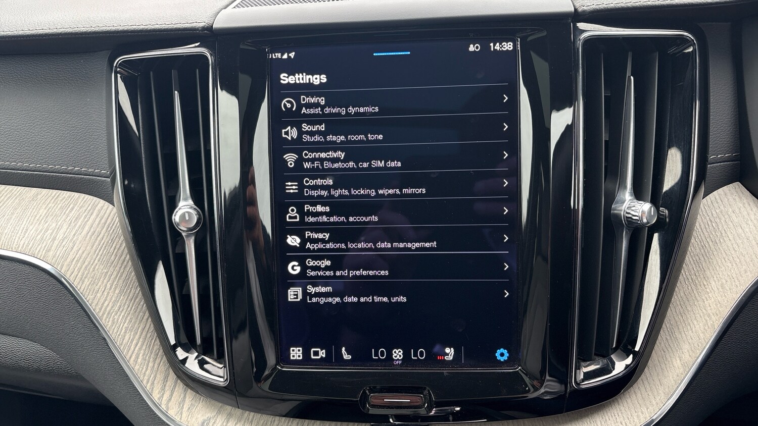 Used Volvo XC60 2023 for sale - 76422216: Photo 38