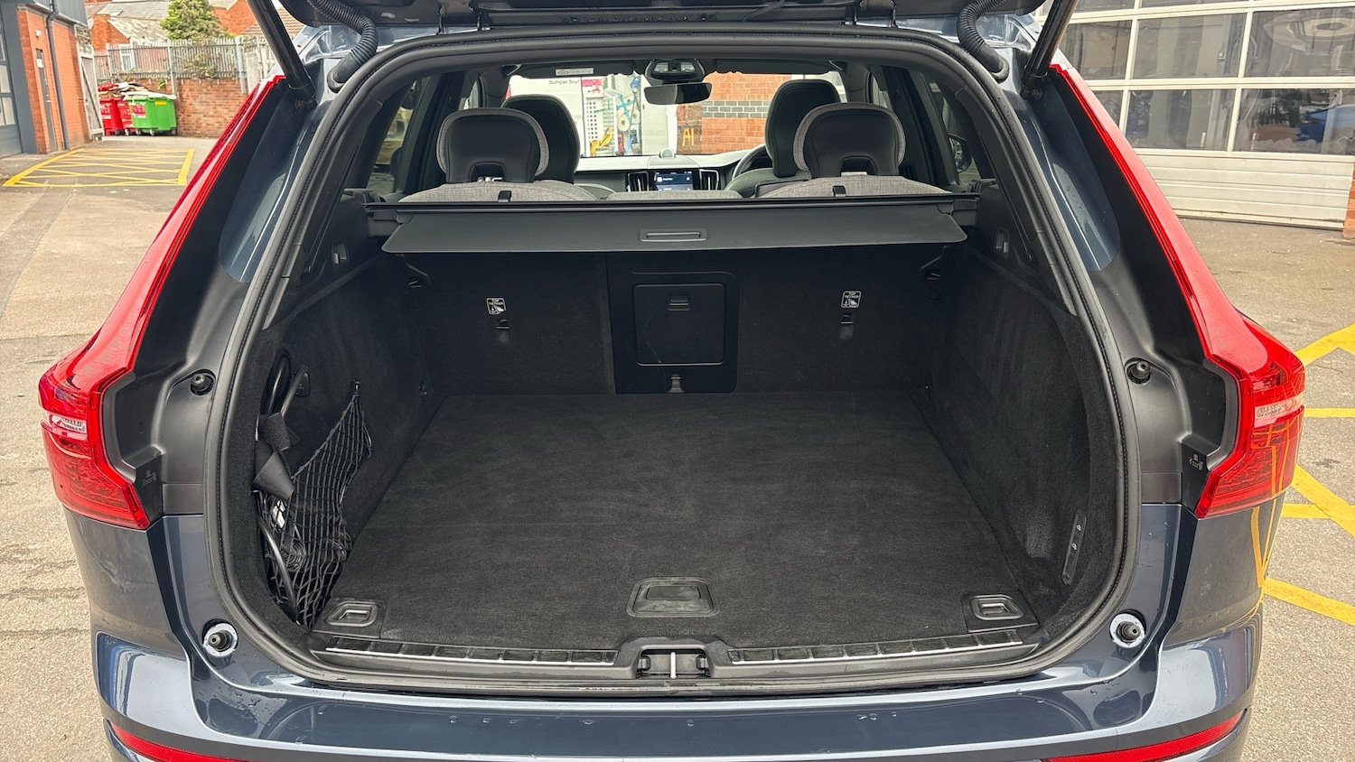 Used Volvo XC60 2023 for sale - 76422216: Photo 4