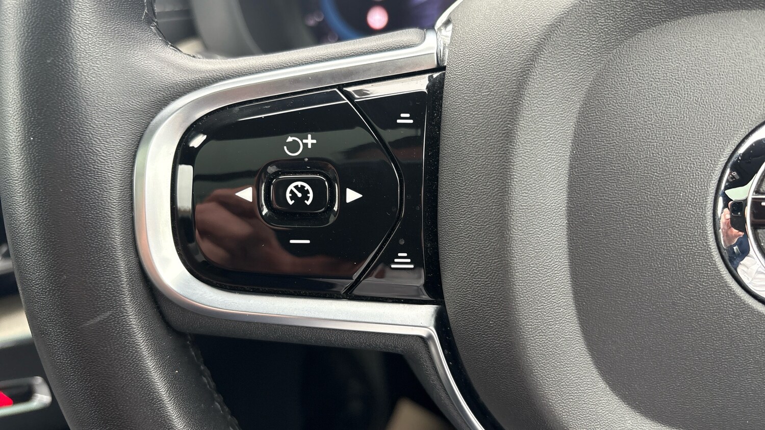 Used Volvo XC60 2023 for sale - 76422216: Photo 44