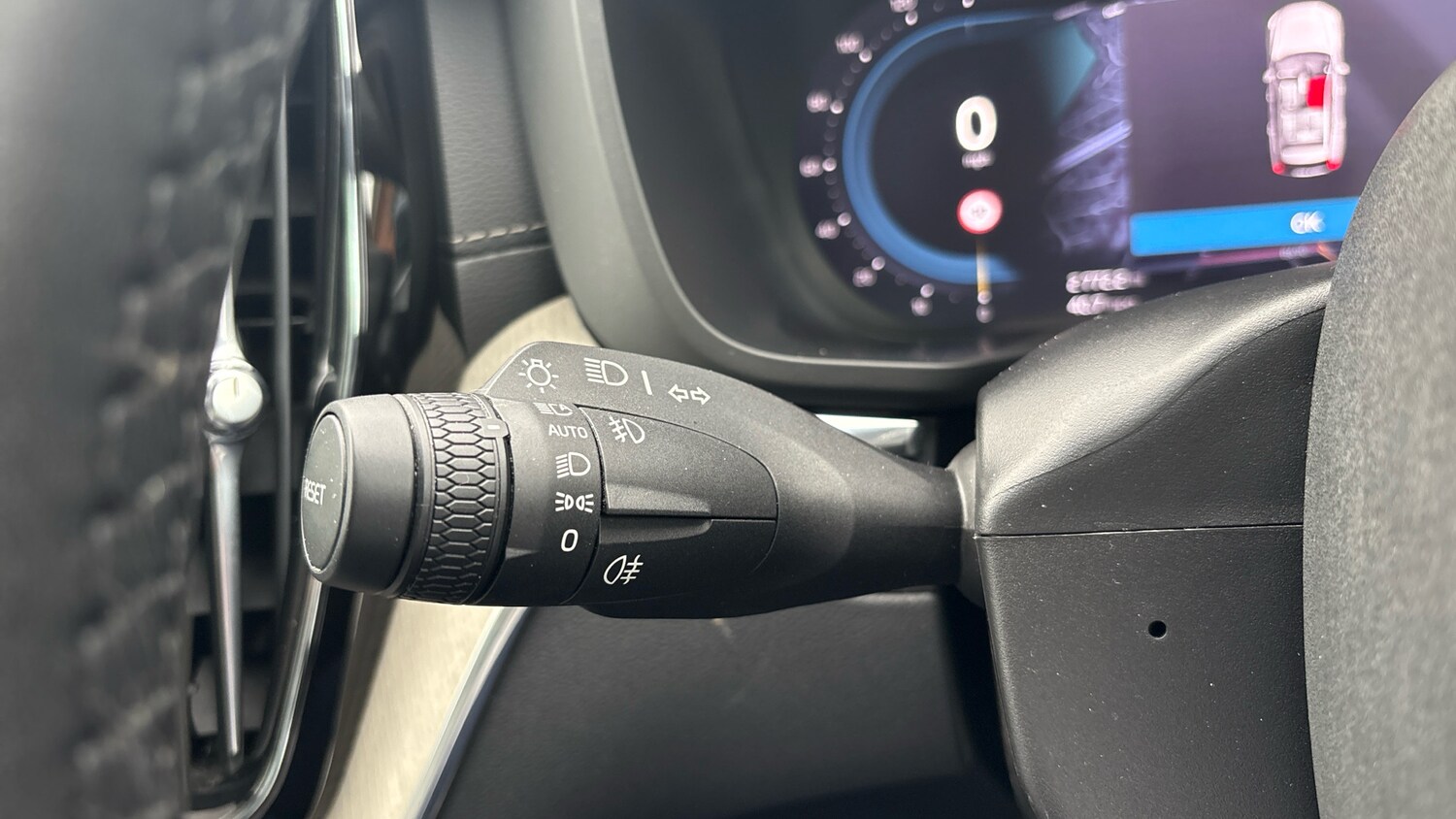 Used Volvo XC60 2023 for sale - 76422216: Photo 47