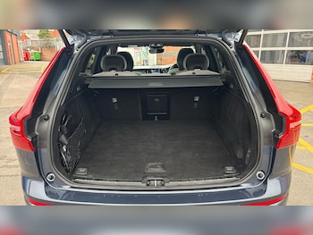 Used Volvo XC60 2023 for sale - 76422216: Photo