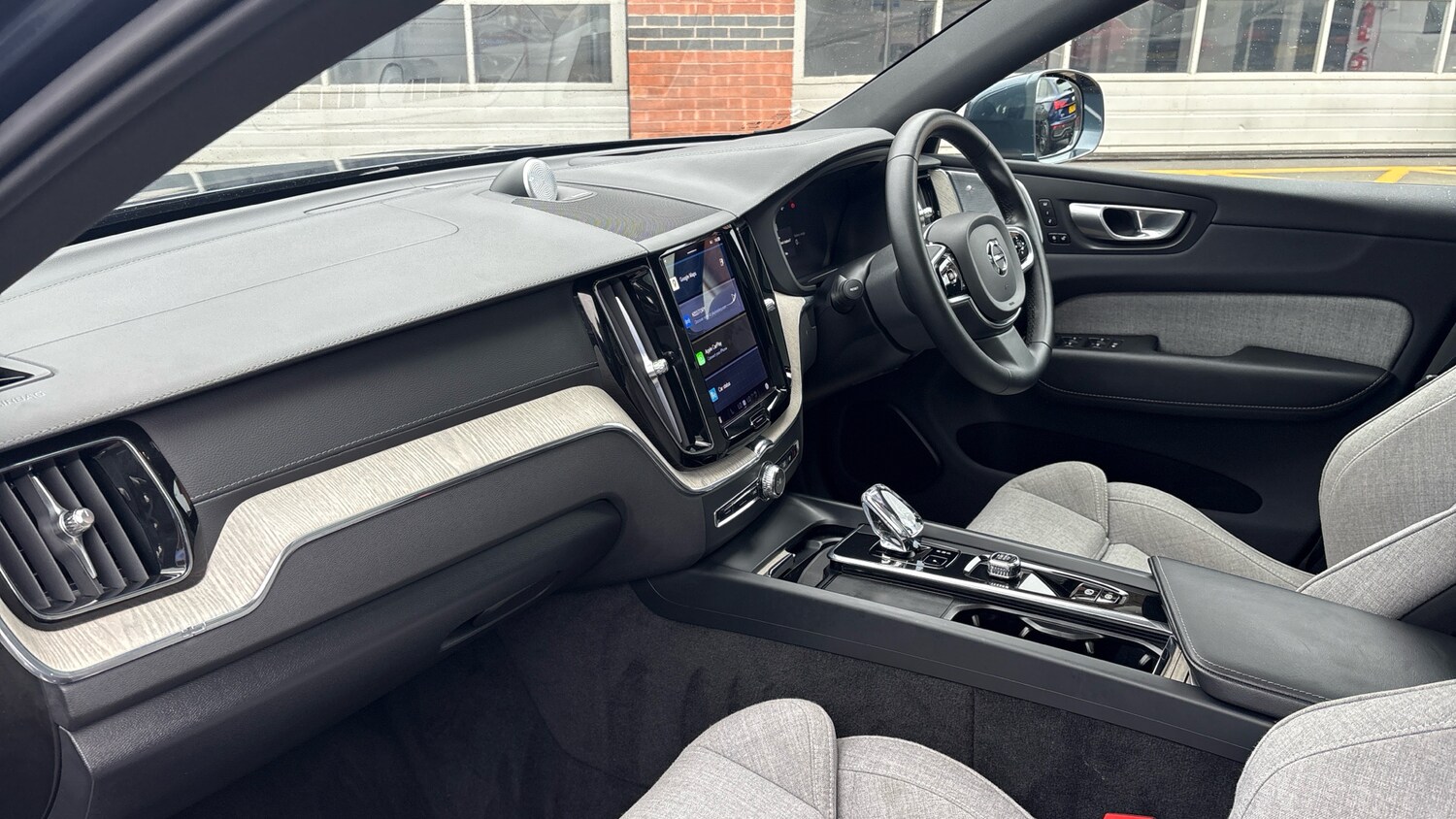 Used Volvo XC60 2023 for sale - 76422216: Photo 9