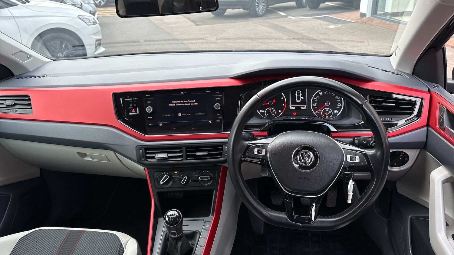 Used Volkswagen Polo 2018 for sale - 76980756: Photo 10