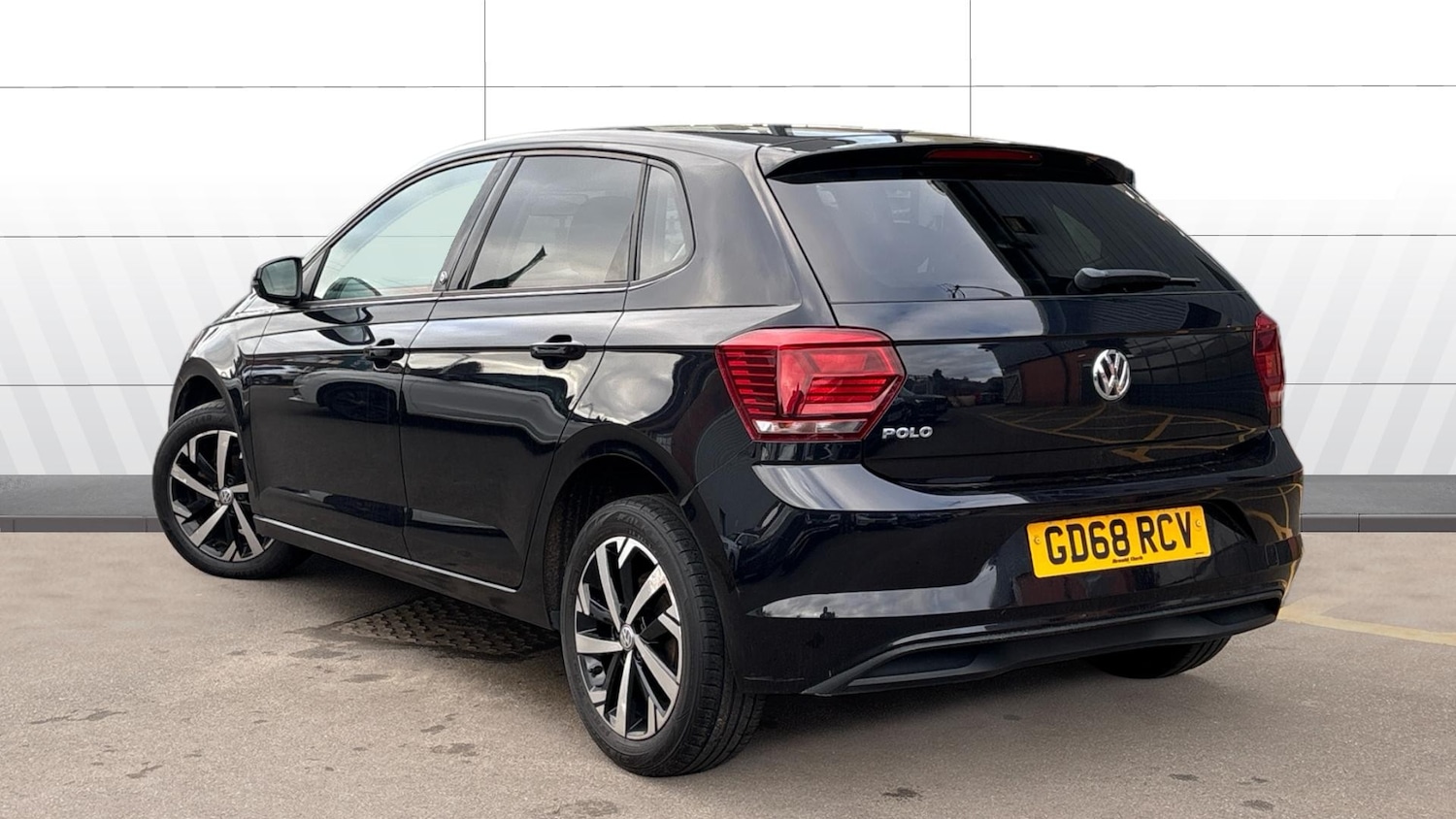 Used Volkswagen Polo 2018 for sale - 76980756: Photo 2