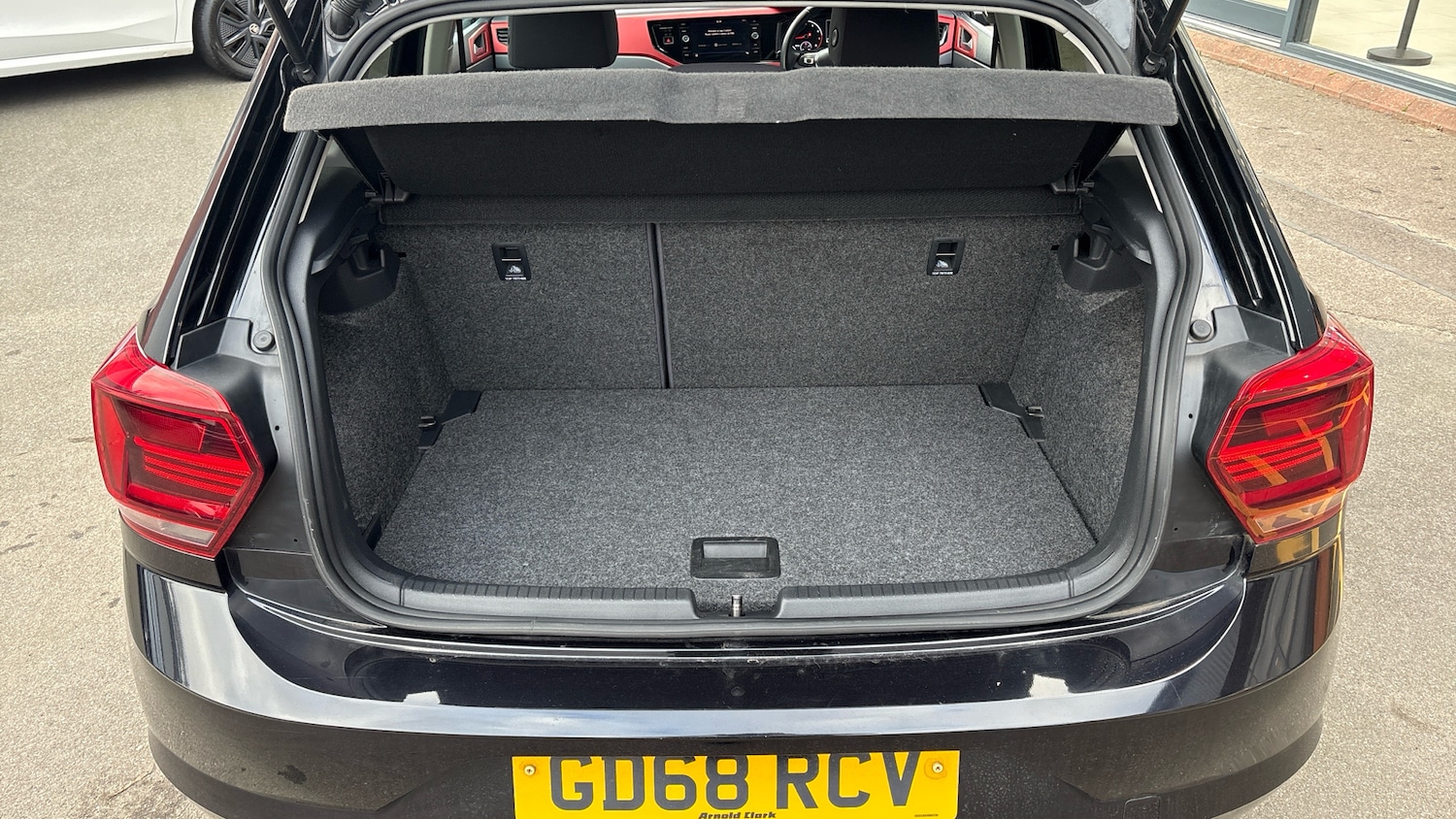 Used Volkswagen Polo 2018 for sale - 76980756: Photo 4