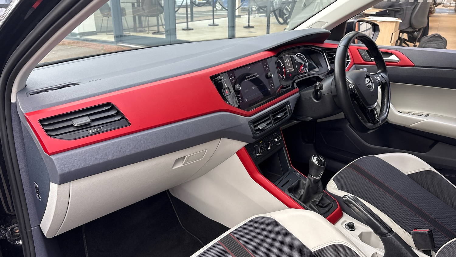 Used Volkswagen Polo 2018 for sale - 76980756: Photo 9