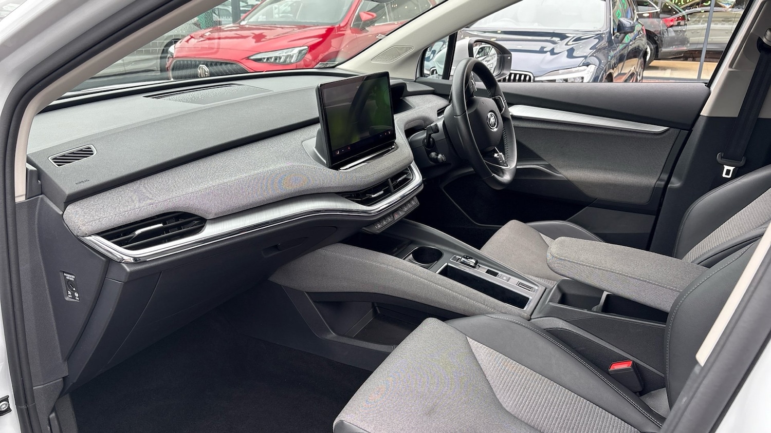 Used Skoda Enyaq 2024 for sale - 76625104: Photo 2