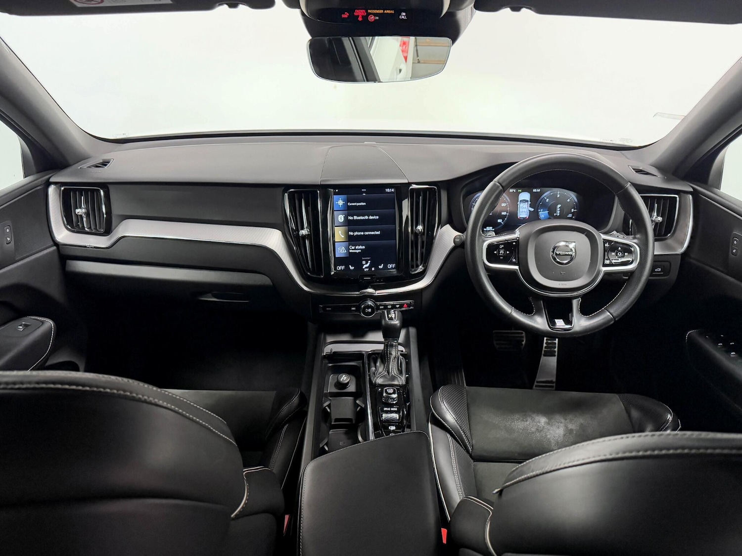 Used Volvo XC60 2019 for sale - 76109205: Photo 2