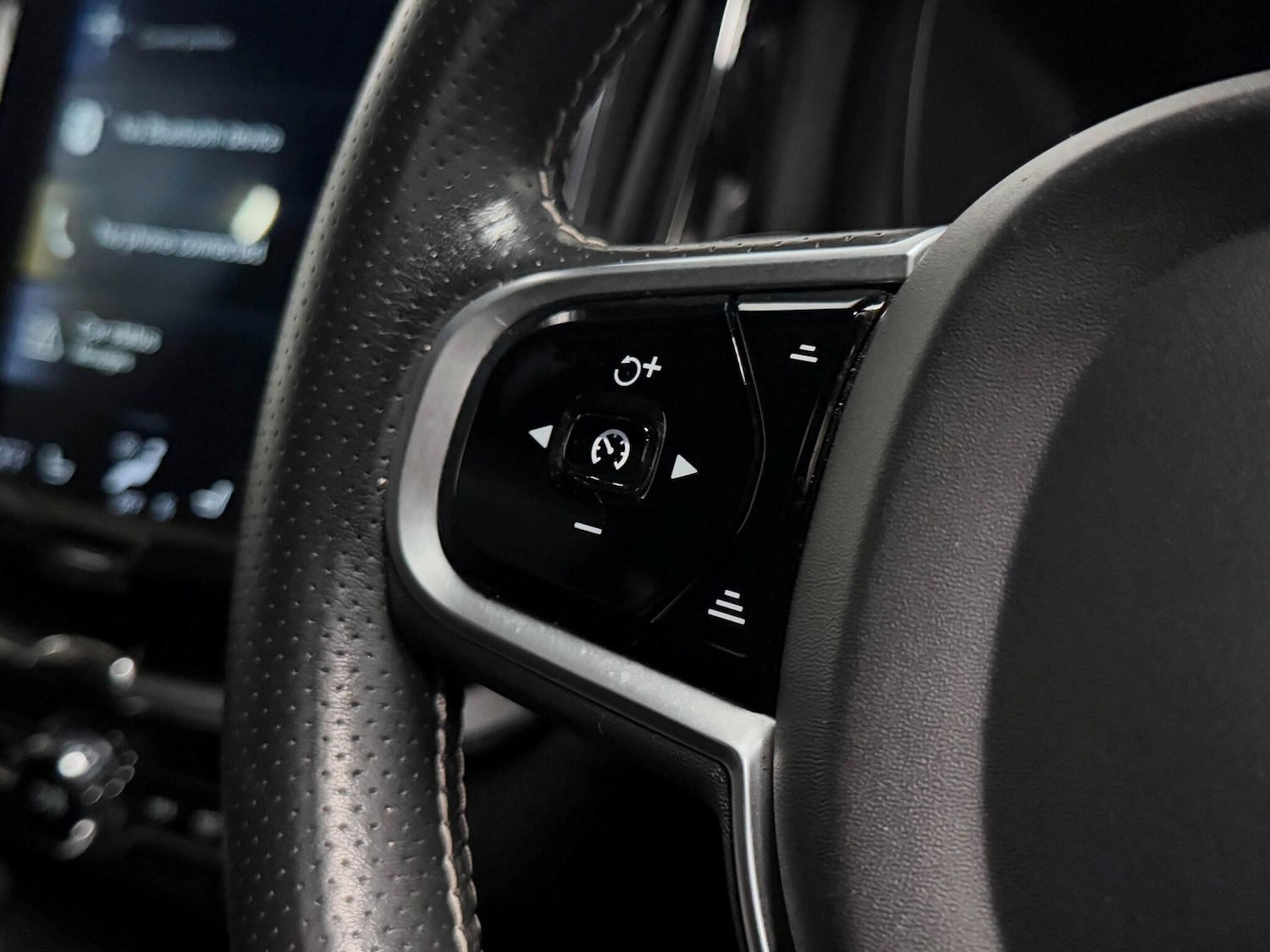 Used Volvo XC60 2019 for sale - 76109205: Photo 37
